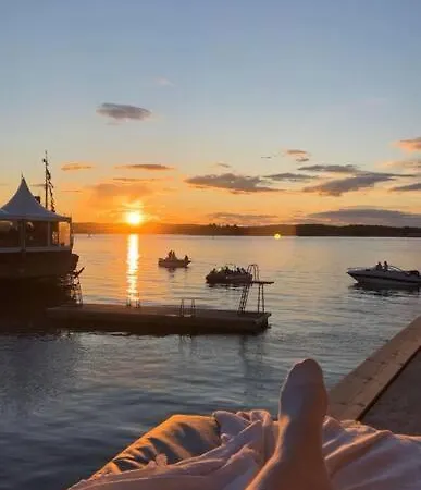 Pa Stranden, Midt I * Tønsberg